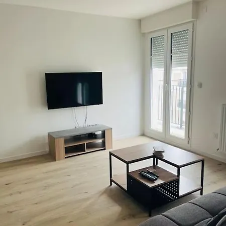 Proche Gare, Disneyland Et Paris Apartment *